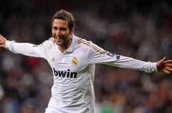 开云体育平台APP-狂轰42分+关键封盖！爱德华兹赛后评分拉满，浙江队全面压制老鹰展现实力碾压