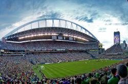 开云APP-双栖巨兽，当足坛杀神降临NBA西决之夜