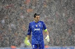 开云体育-绝杀之轮，当德罗赞在F1赛道末节接管比赛