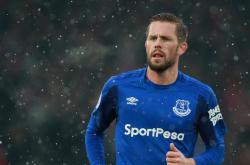 开云平台-浓眉哥跨洋救主！76人末节逆转青岛创造历史性瞬间