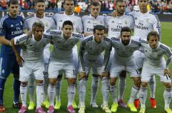 开云体育官网-银箭破晓，赤焰焚云，汉密尔顿如何用一场史诗级缠斗点燃赛场？