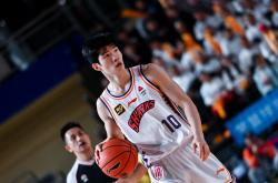 开云下载-上海男篮险胜江苏队，积极备战下一场比赛