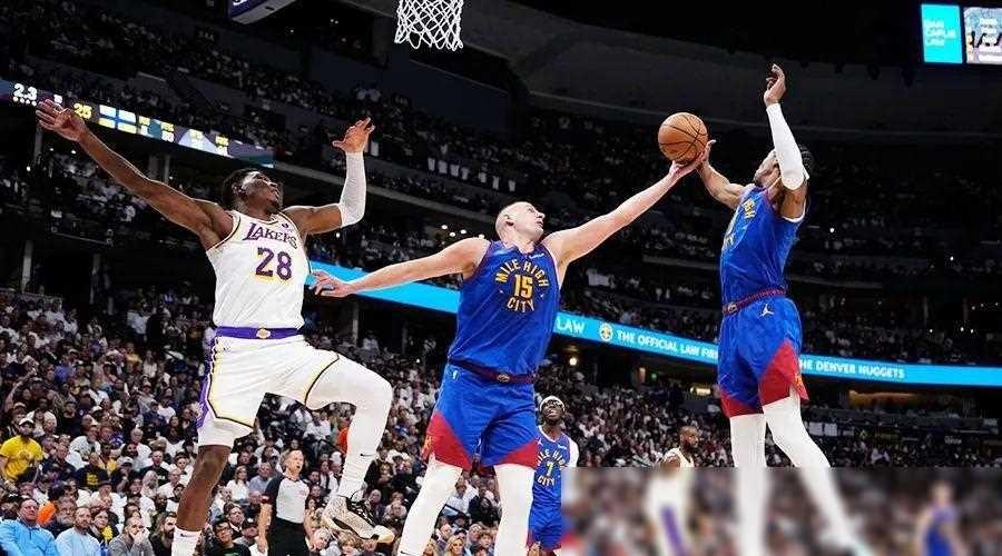 无敌球队再次击败对手,稳坐榜首位置 无敌球队再次击败对手,稳坐榜首位置