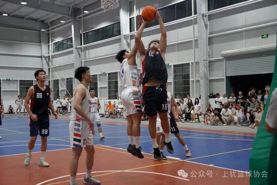 青年近期表现出色，冲击联赛前四名