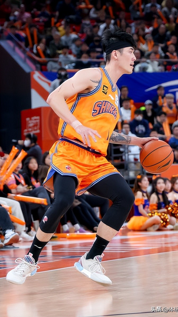 上海男篮大胜江苏队,展现出色实力 上海男篮大胜江苏队,展现出色实力